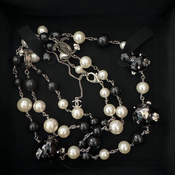 Chanel World pearl necklace - Picture 1 of 4